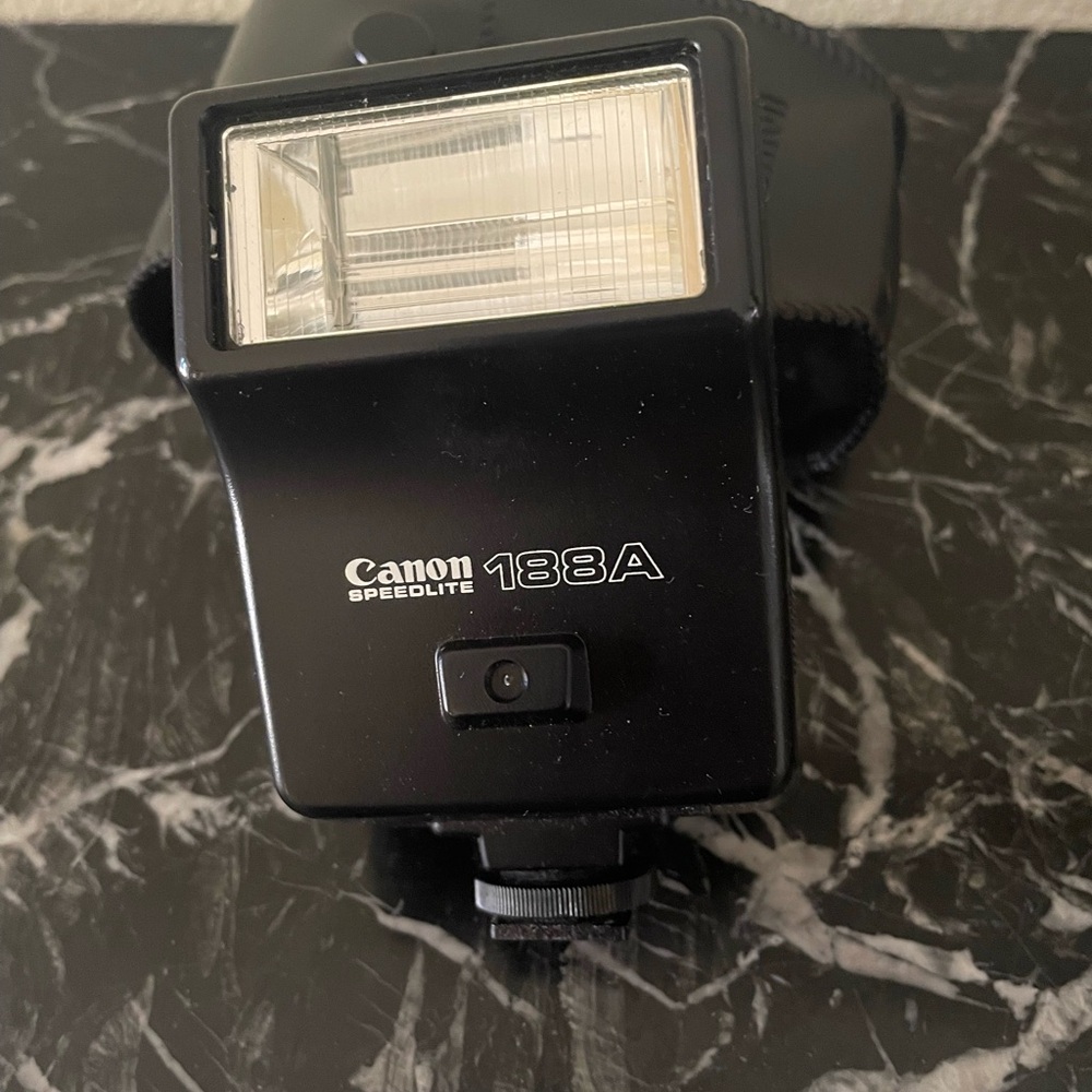 Canon AE-1 Black and Silver Film Camera with Flash 188A - Picture 5 of 5